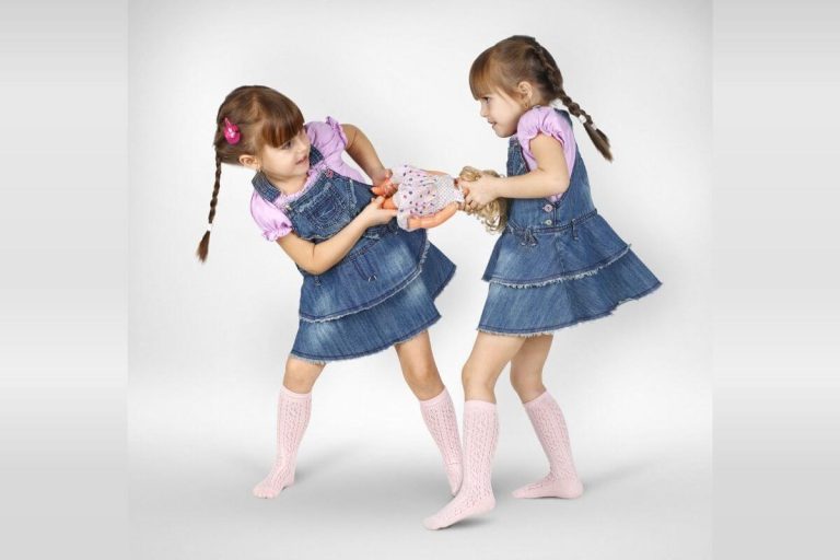 How to Deal with Toddlers Fighting Over Toys 20 kids fight over toys