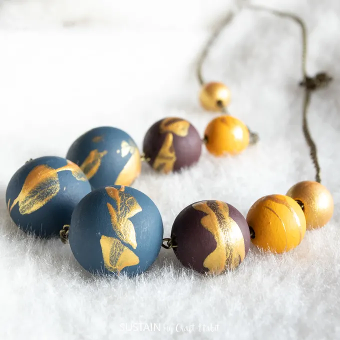 xmas diy gift ideas - a painted wooden bead necklace