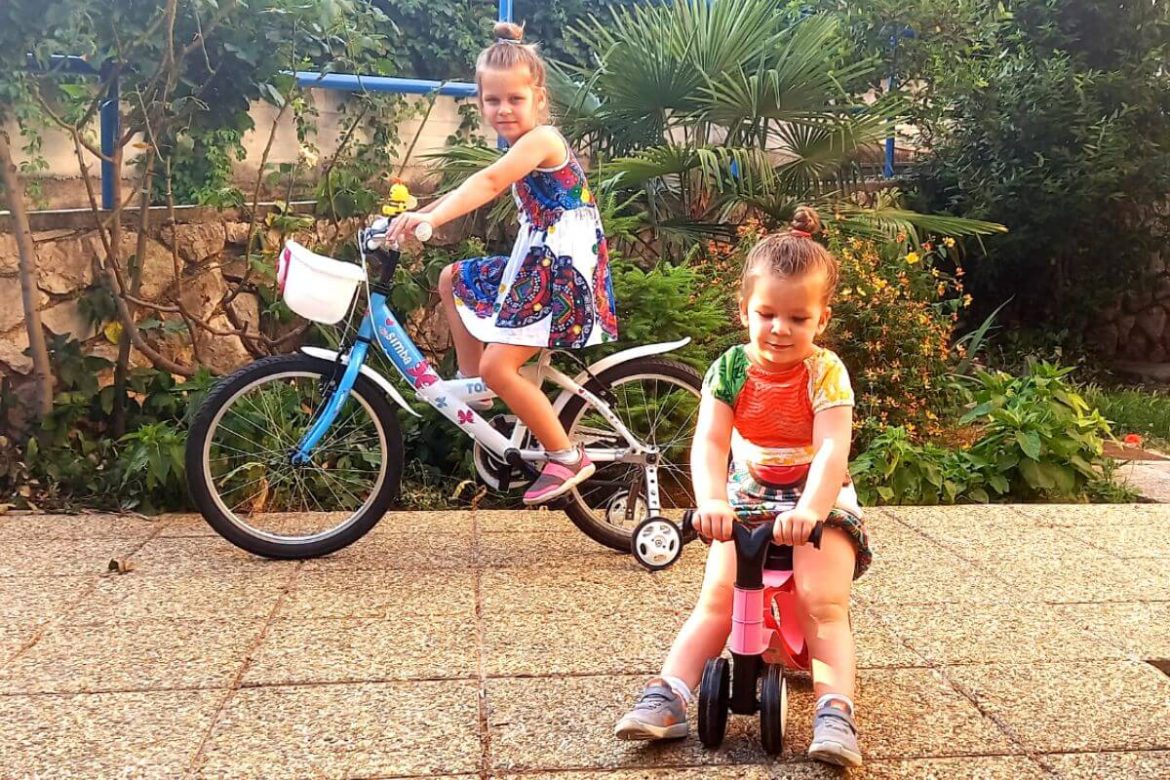 child afraid to learn pedal bike